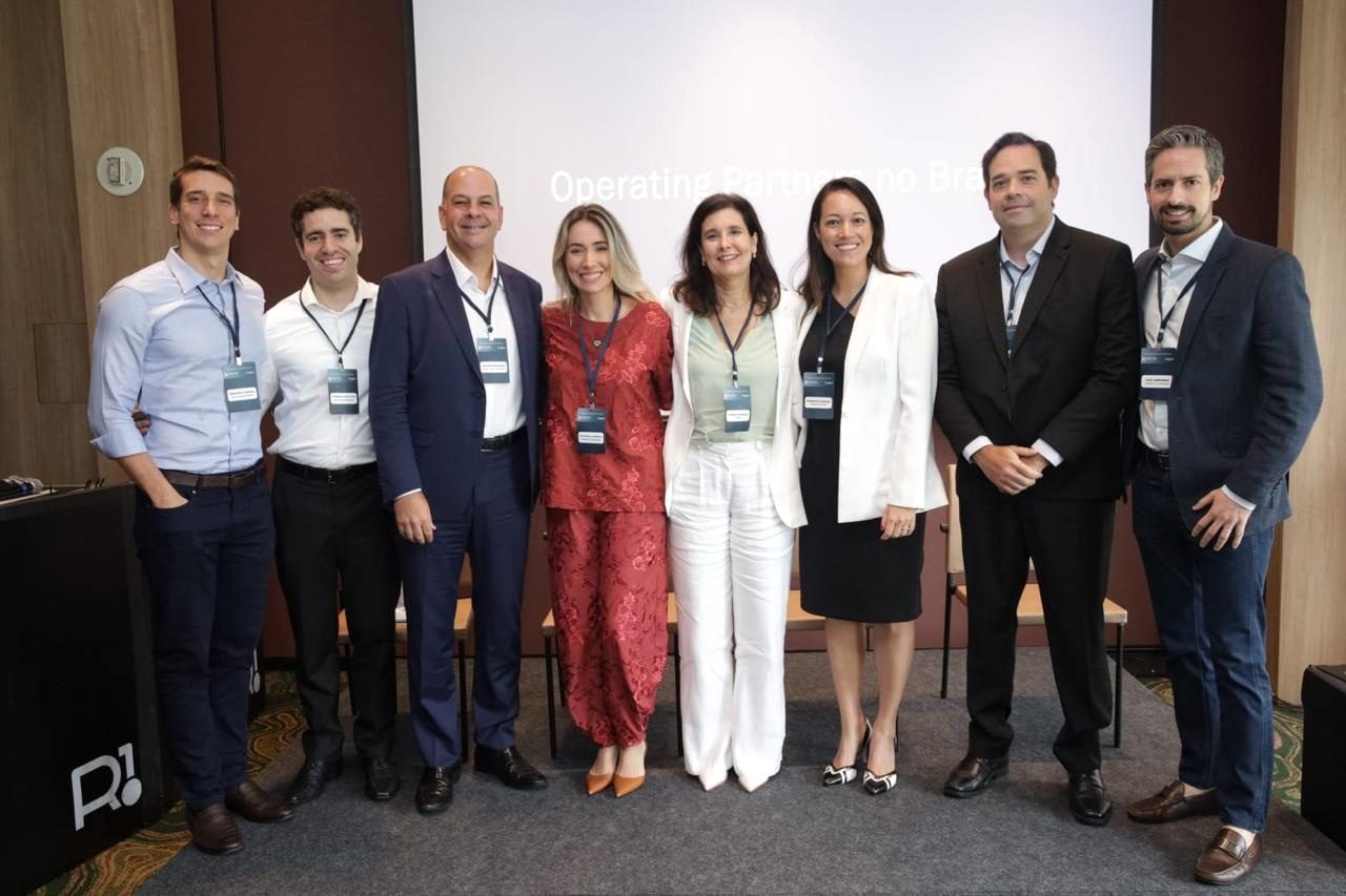 Participantes do evento do lançamento do estudo sobre operating partners