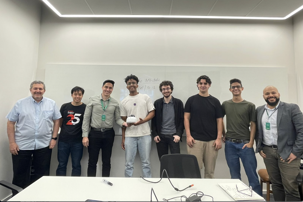 Mauricio Bouskela (Insper), Andrew Kurauchi (Insper), Marcos Bonatti (Intelbras). Matheus Aguiar de Jesus (Insper), Eric Andrei Lima Possato (Insper), Pedro Altobelli Teixeira Pinto (Insper), Pedro Antônio Silva (Insper) e Everton Lima da Silva (Intelbras)